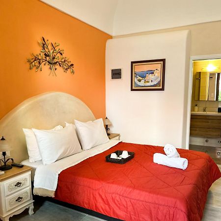 Pansion Zaharoula Hotell Fira  Exteriör bild