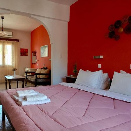 Pansion Zaharoula Hotell Fira  Exteriör bild