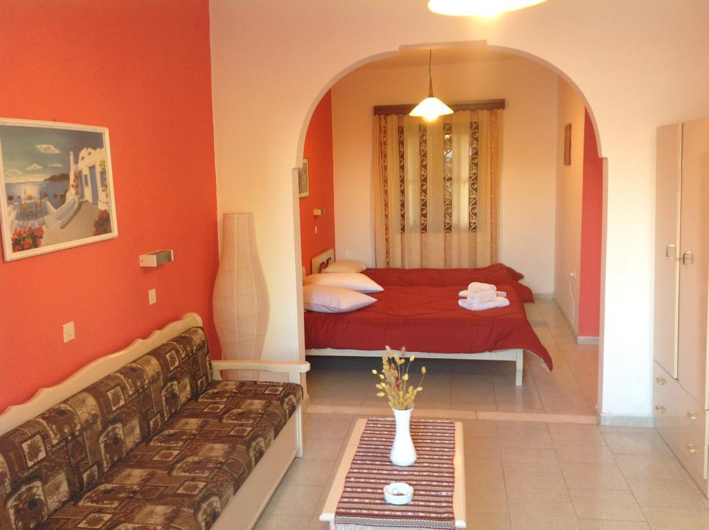 Pansion Zaharoula Hotell Fira  Exteriör bild