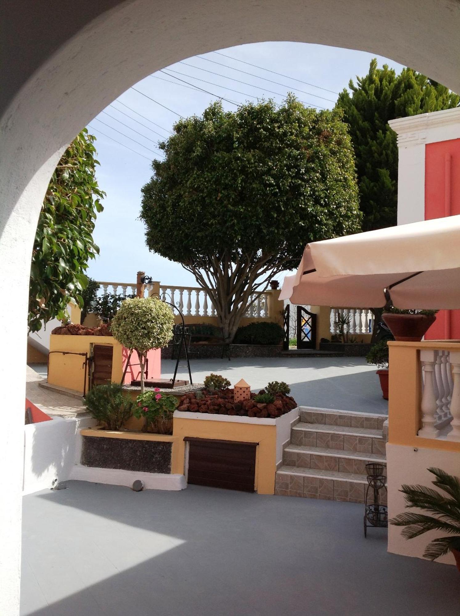 Pansion Zaharoula Hotell Fira  Exteriör bild