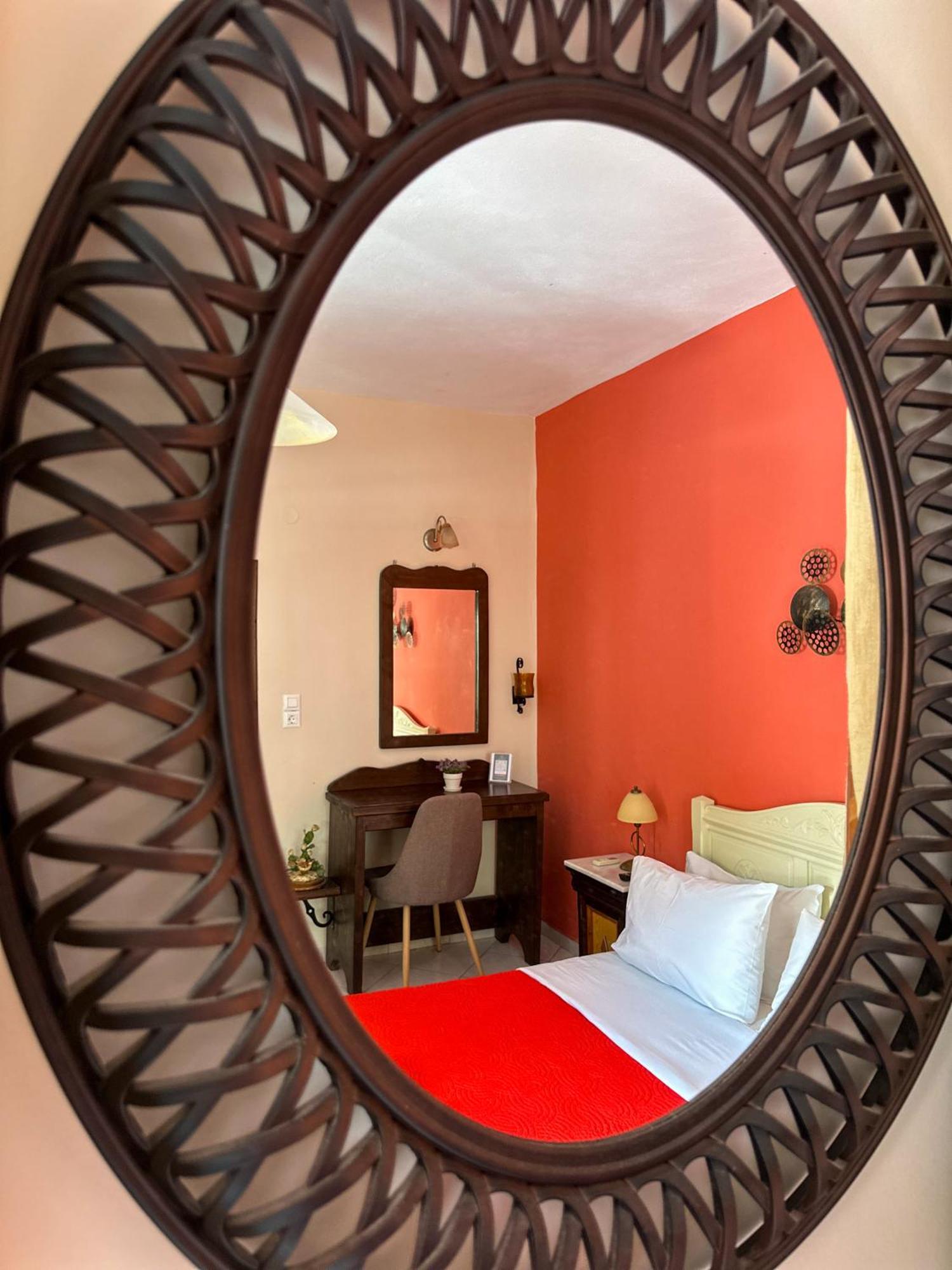 Pansion Zaharoula Hotell Fira  Exteriör bild