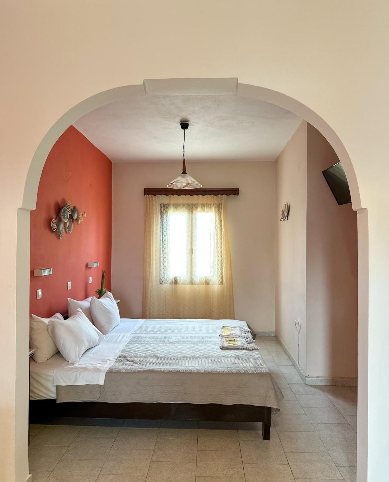Pansion Zaharoula Hotell Fira  Exteriör bild