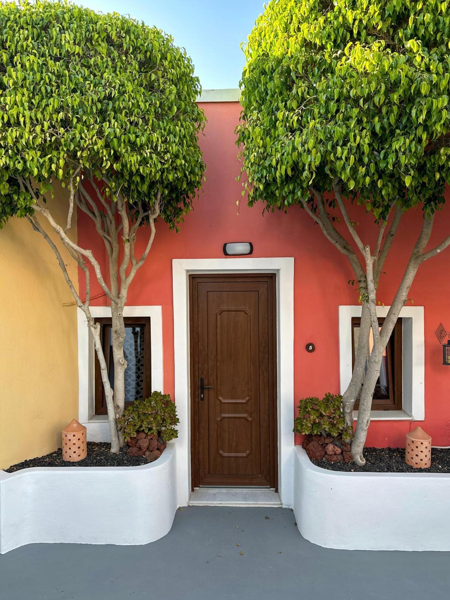 Pansion Zaharoula Hotell Fira  Exteriör bild