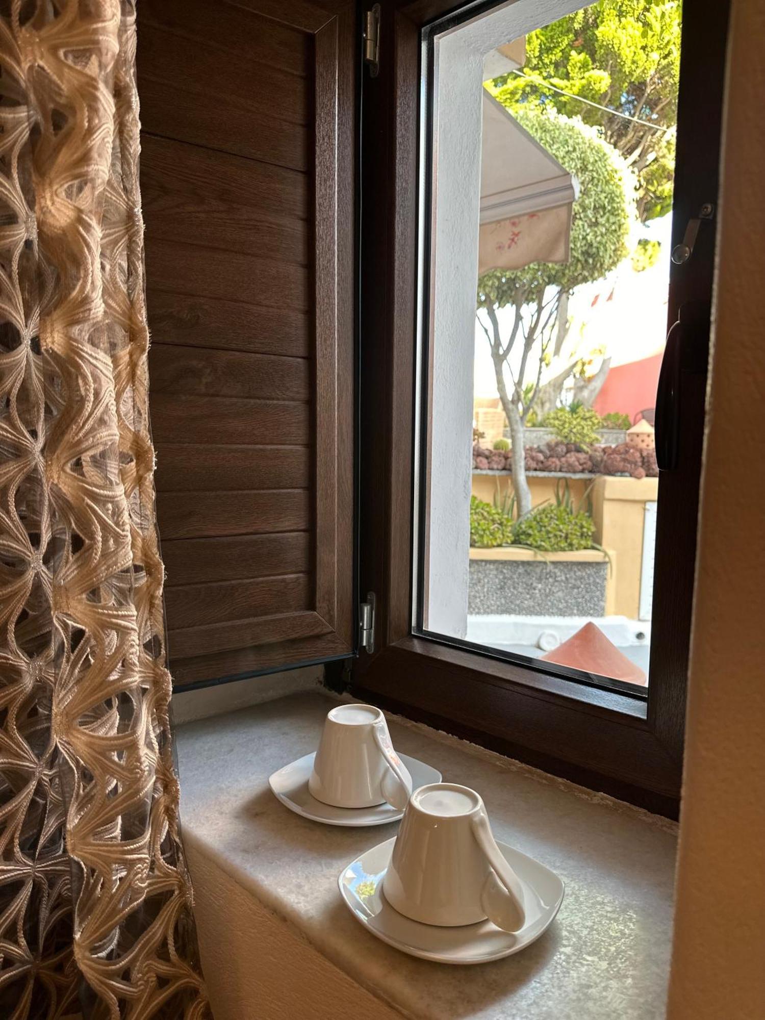 Pansion Zaharoula Hotell Fira  Exteriör bild
