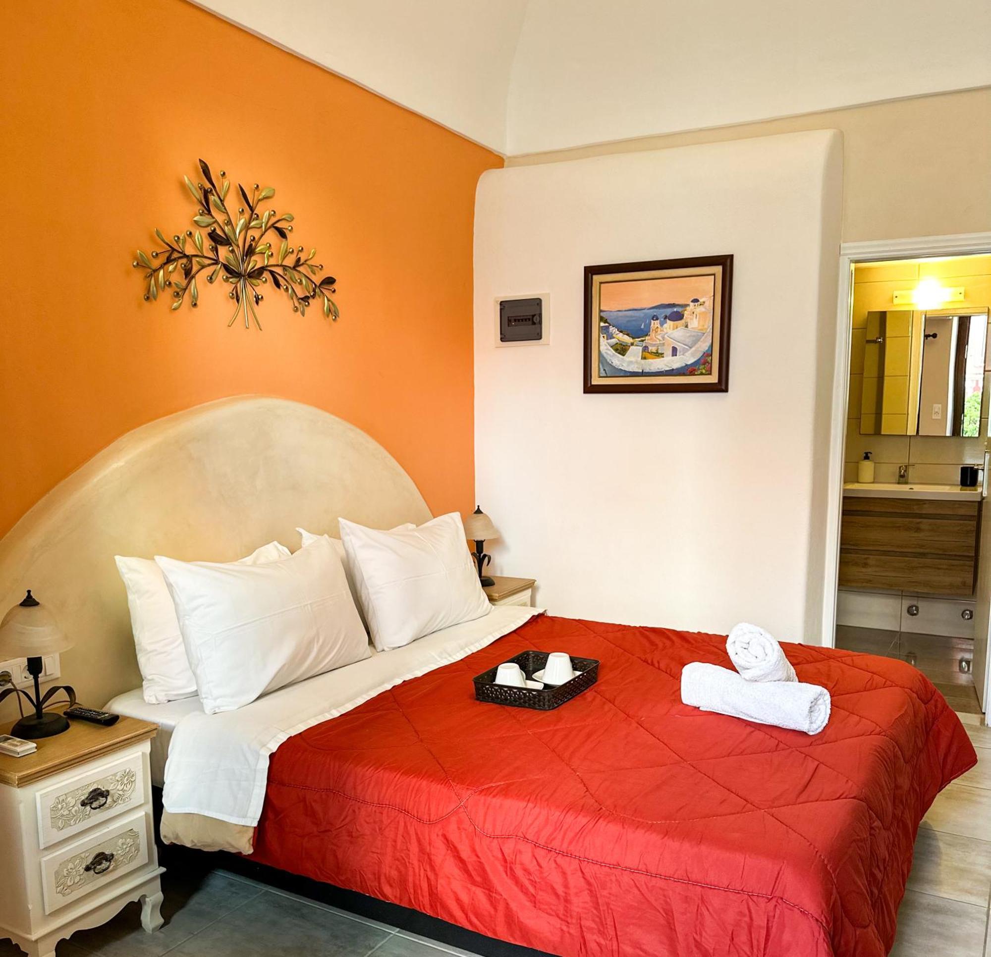 Pansion Zaharoula Hotell Fira  Exteriör bild