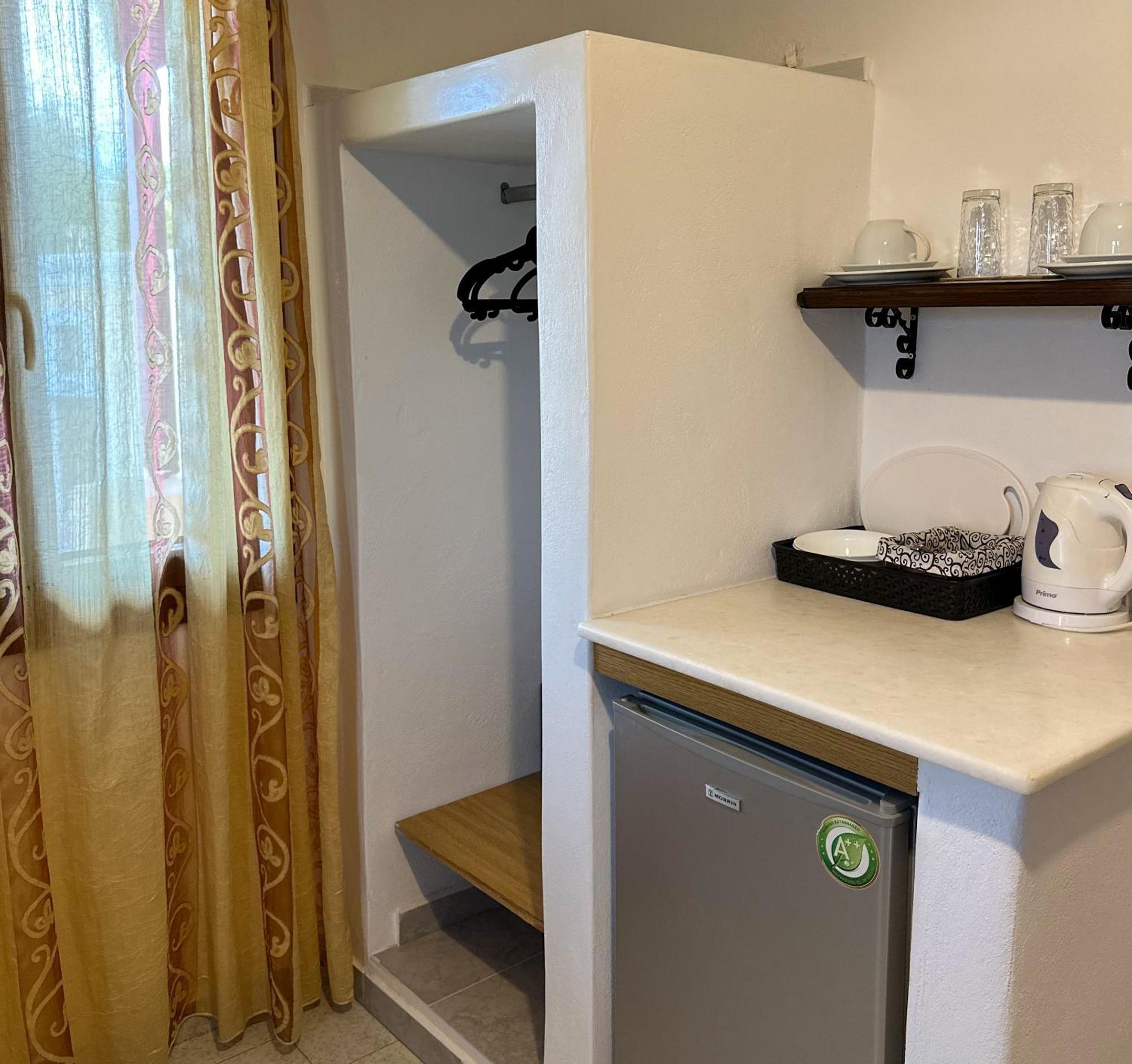 Pansion Zaharoula Hotell Fira  Exteriör bild