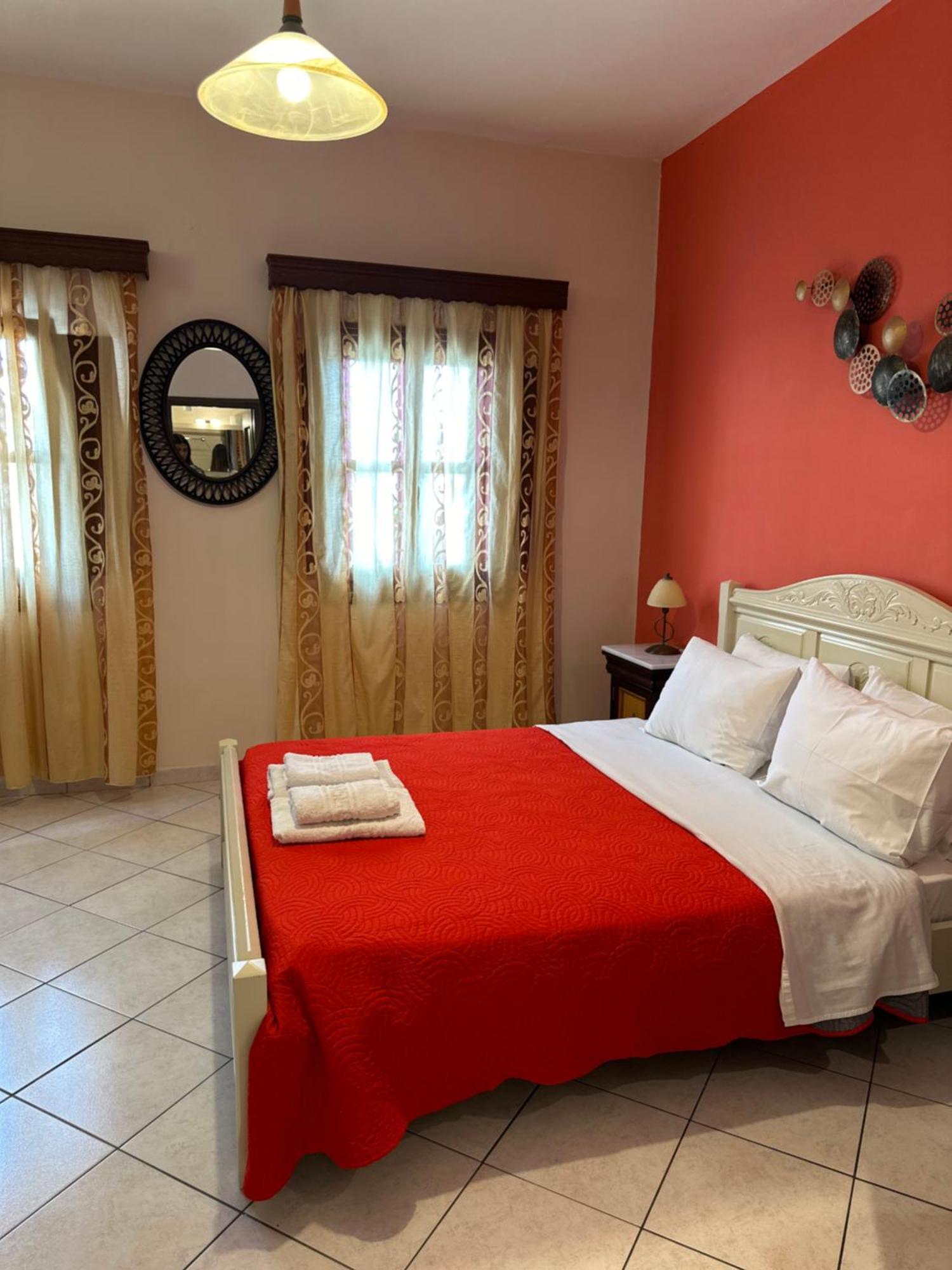Pansion Zaharoula Hotell Fira  Exteriör bild
