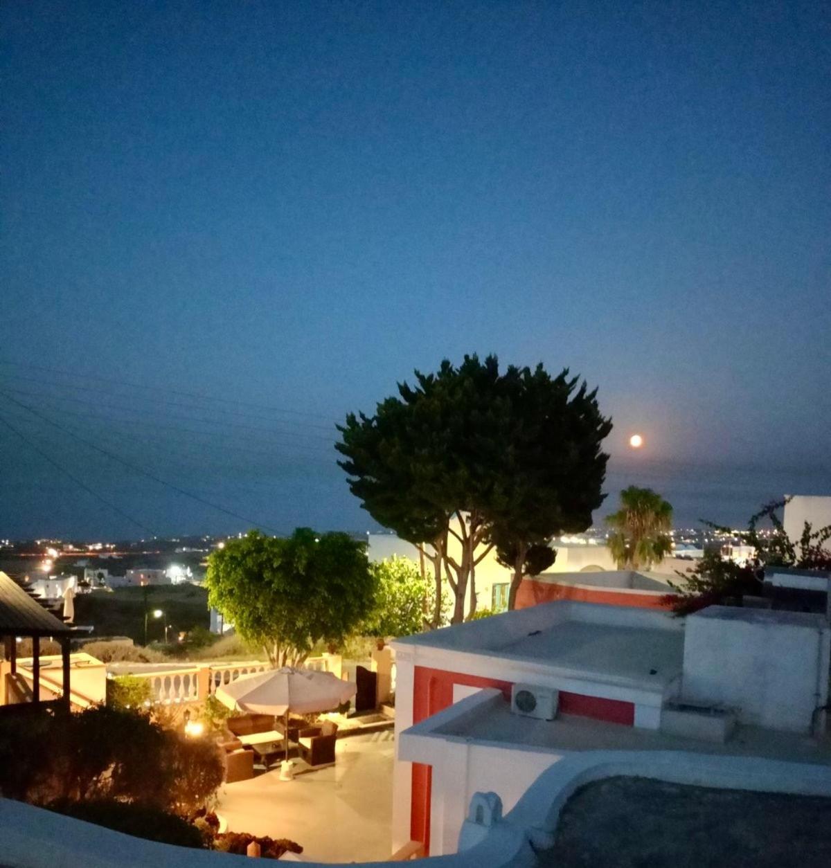 Pansion Zaharoula Hotell Fira  Exteriör bild