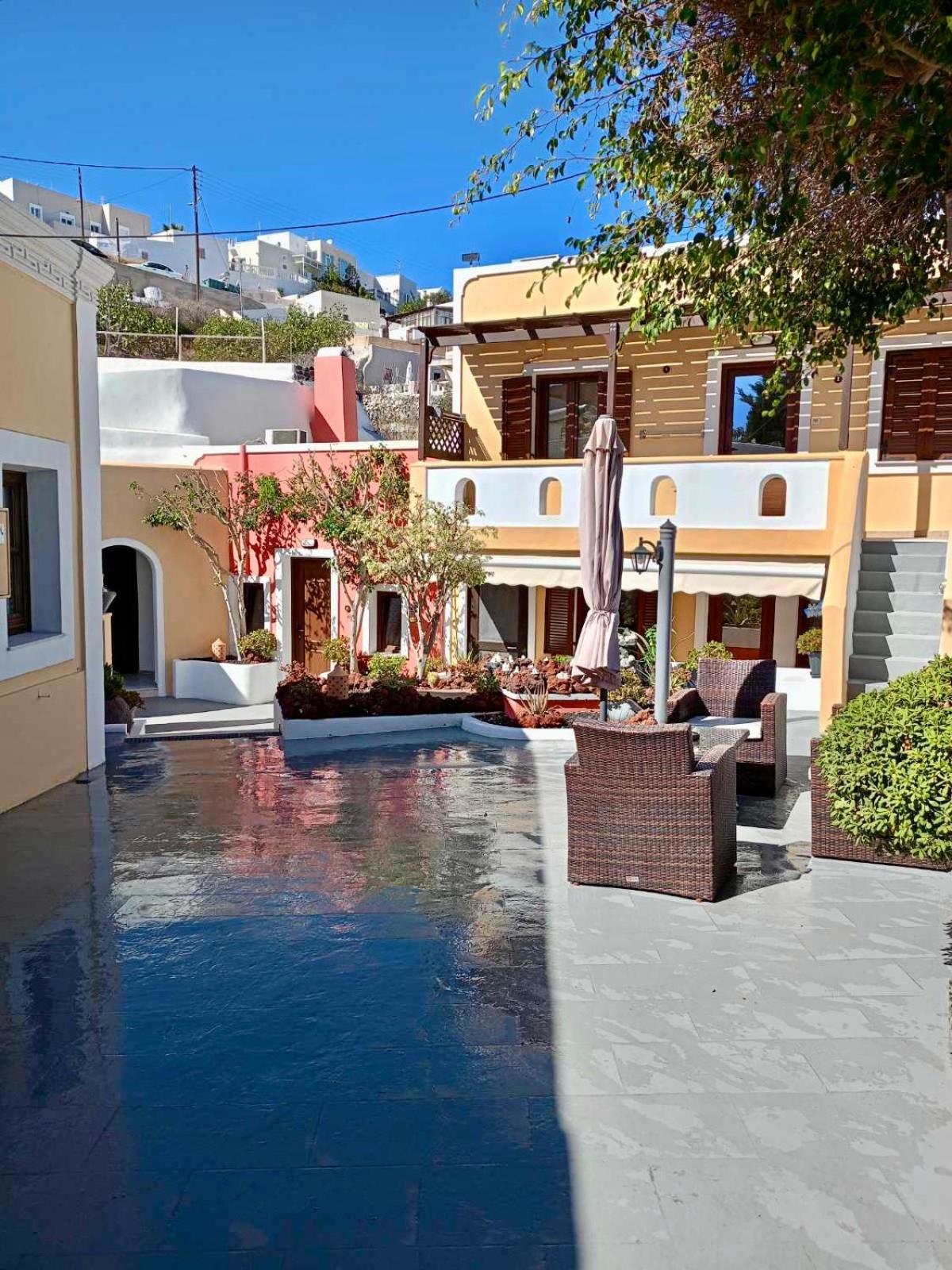 Pansion Zaharoula Hotell Fira  Exteriör bild