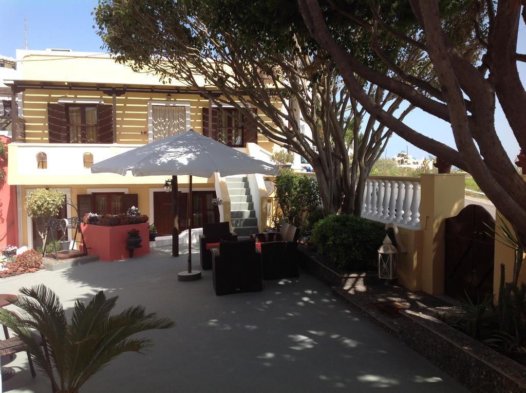 Pansion Zaharoula Hotell Fira  Exteriör bild