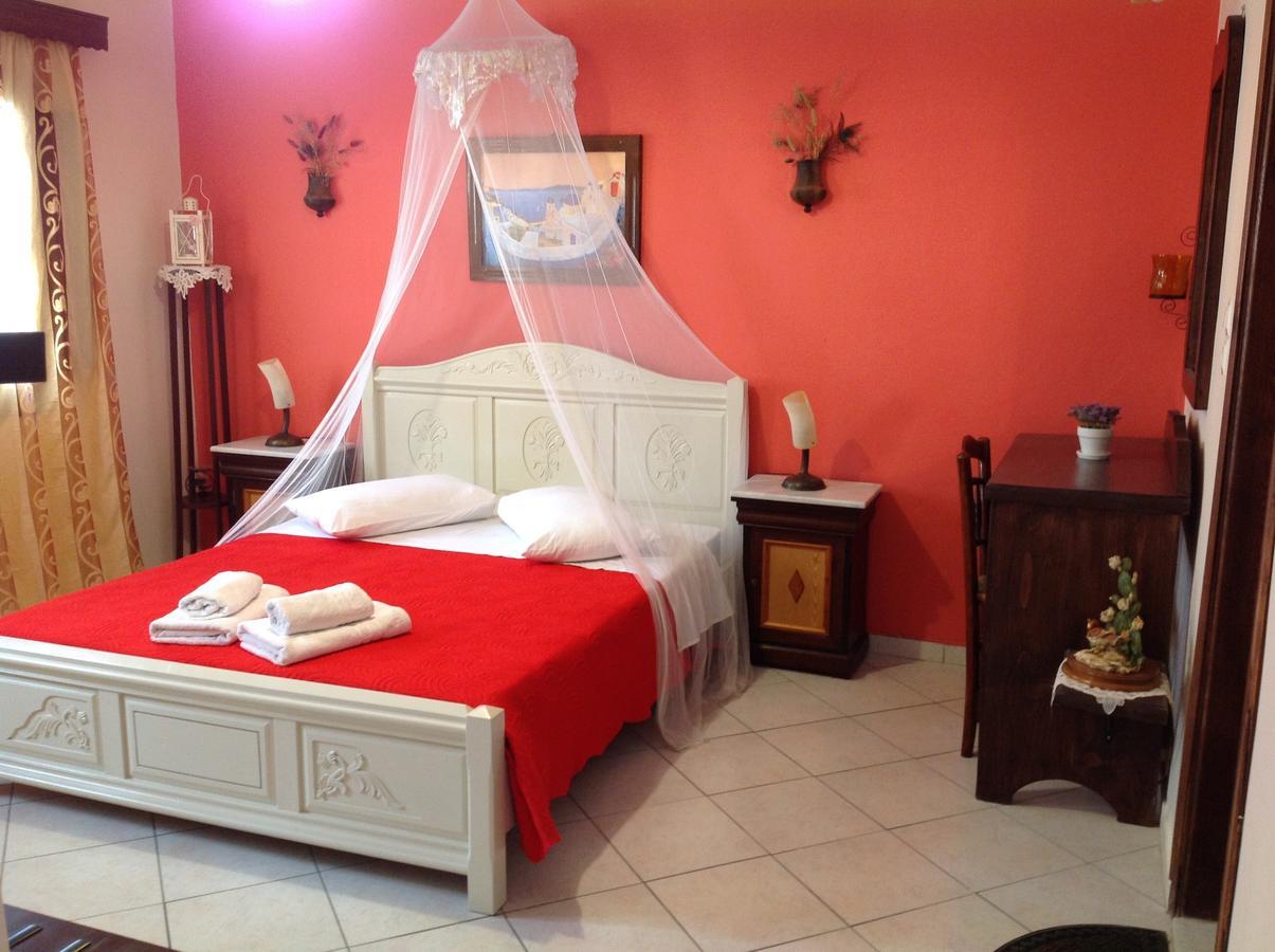 Pansion Zaharoula Hotell Fira  Exteriör bild
