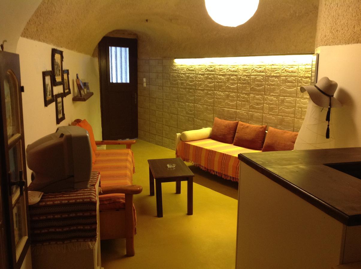Pansion Zaharoula Hotell Fira  Exteriör bild