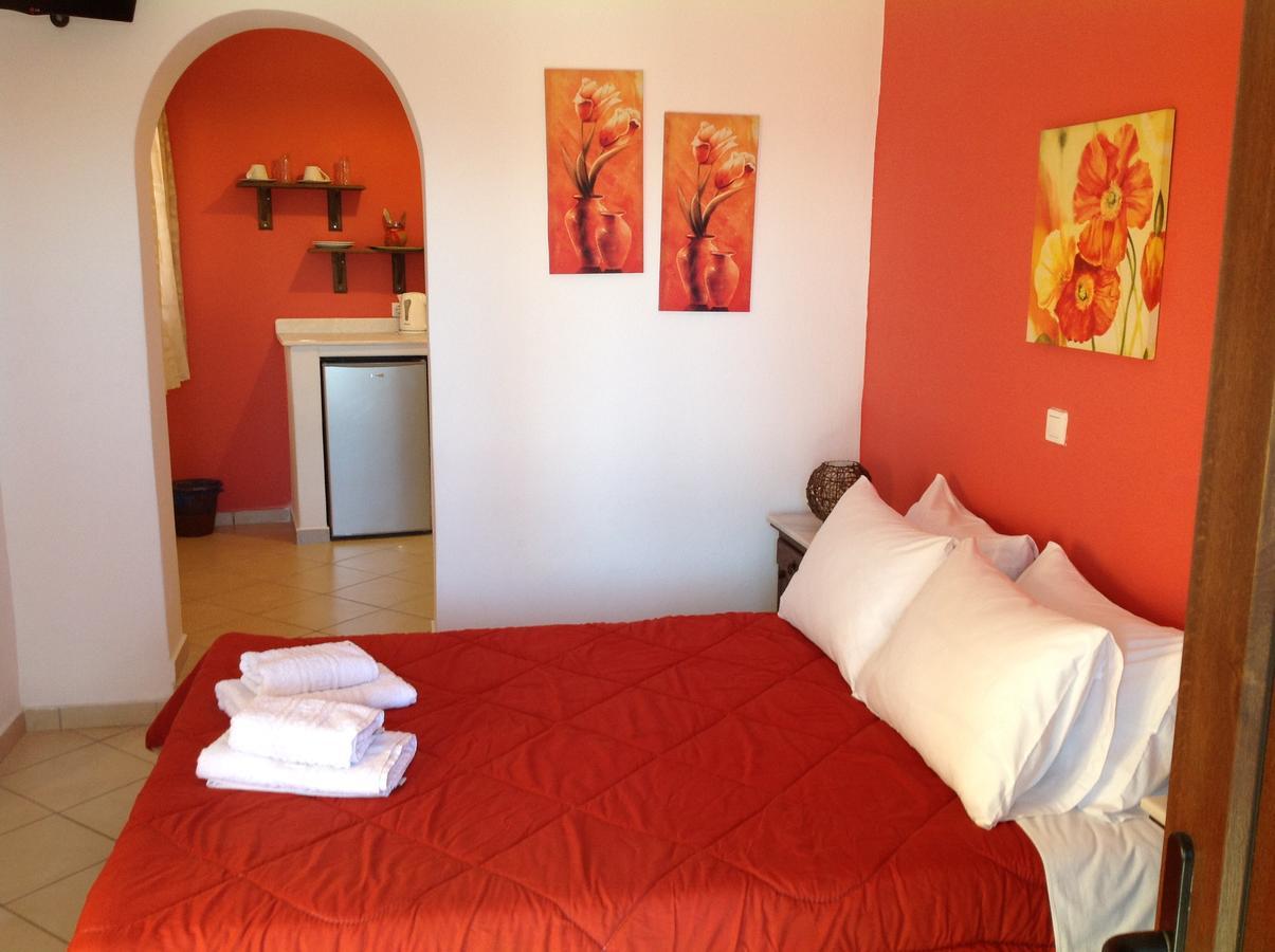Pansion Zaharoula Hotell Fira  Exteriör bild