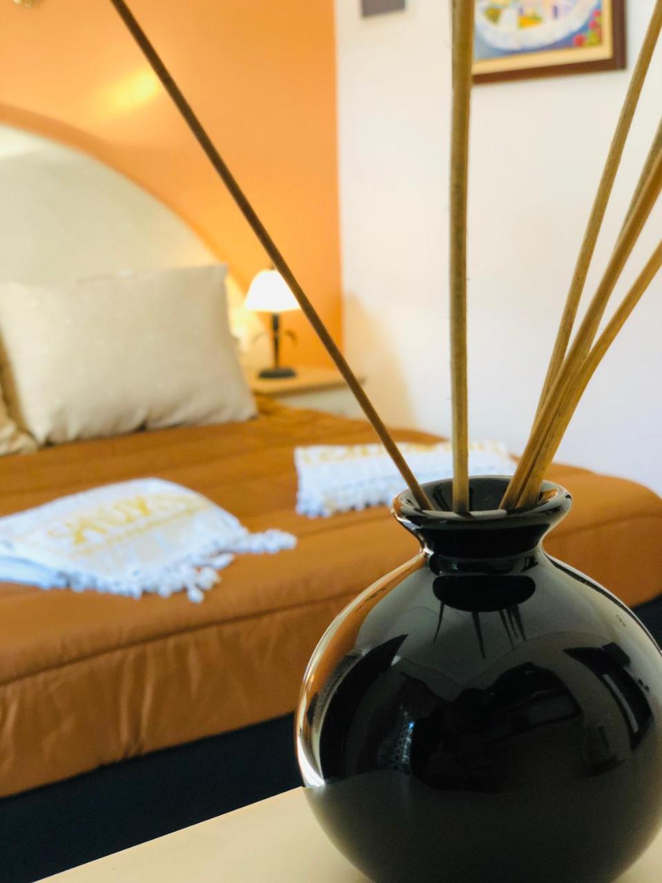 Pansion Zaharoula Hotell Fira  Exteriör bild