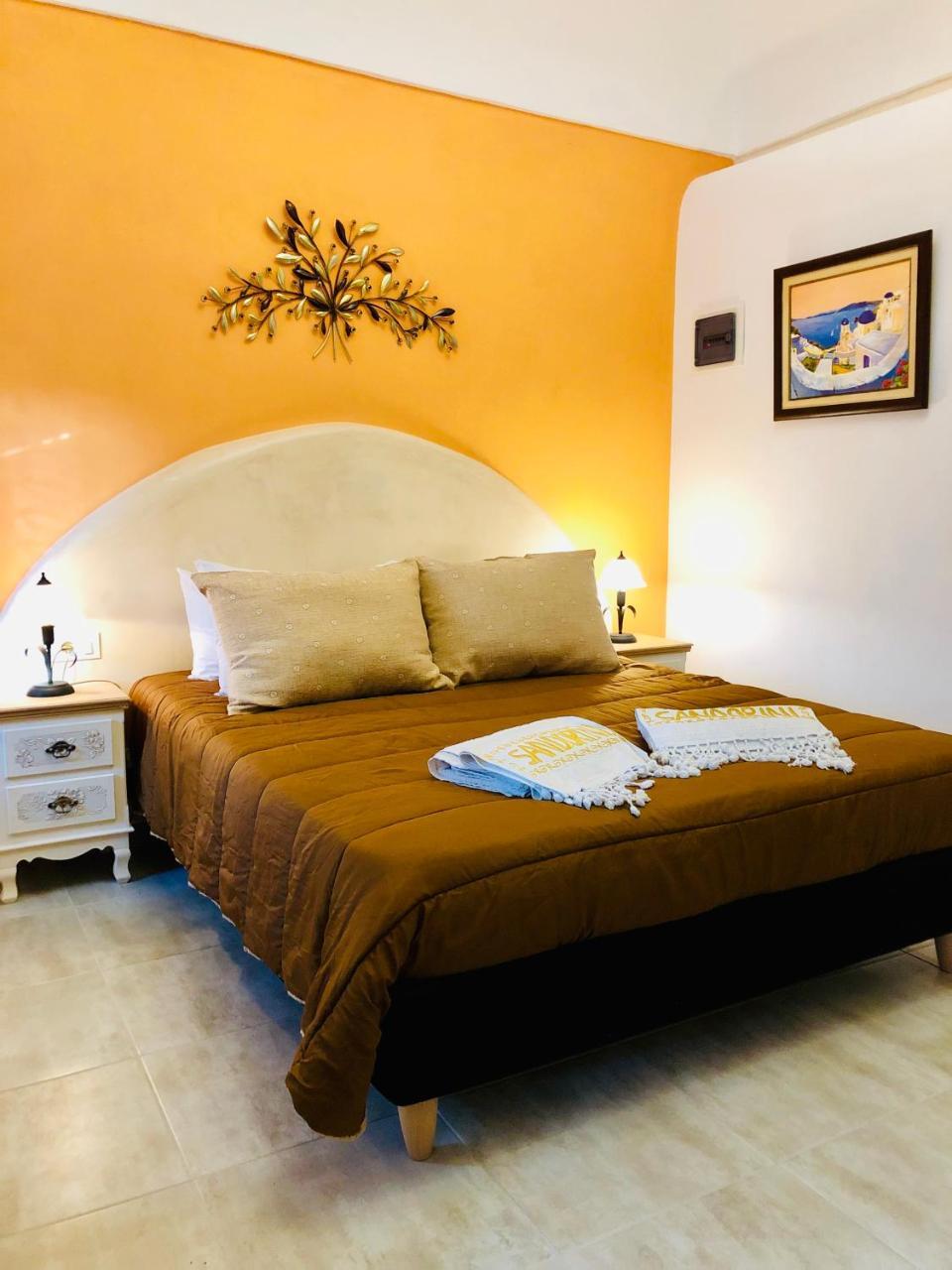 Pansion Zaharoula Hotell Fira  Exteriör bild