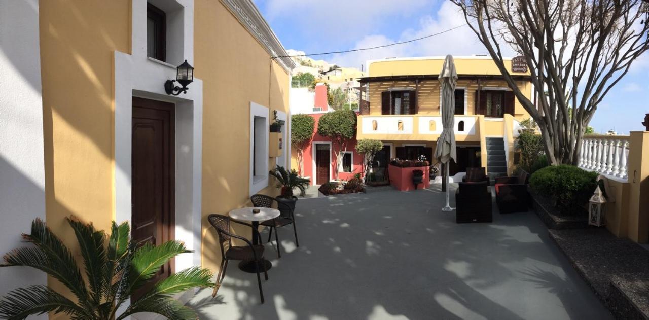 Pansion Zaharoula Hotell Fira  Exteriör bild